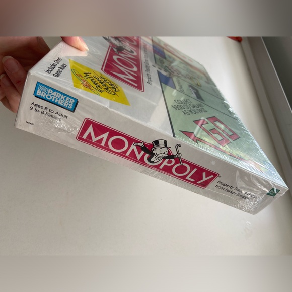 Monopoly Board Game - Classic Red and White Edition, 1998.  Vintage, unopened. - Picture 4 of 4